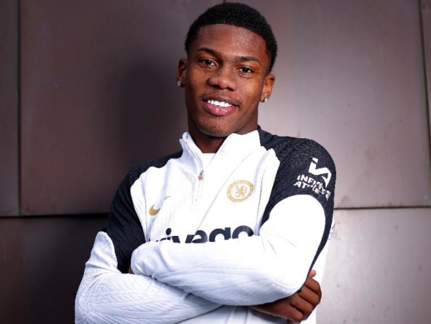 Dujuan Richards completes Chelsea move - Bóng Đá