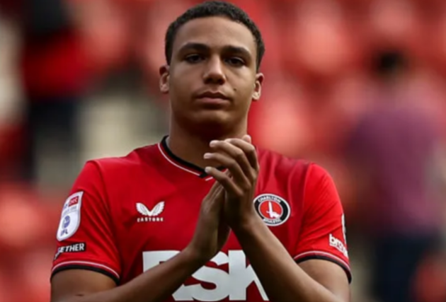 Chelsea eye move for towering 6ft 6in Charlton Athletic striker who rejected Bundesliga switch - Bóng Đá