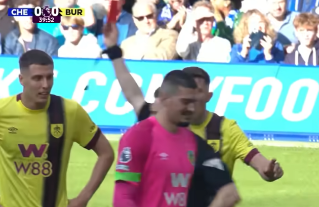 Jeff Stelling names ‘absolute disgrace’ from Chelsea’s 2-2 draw with Burnley - Bóng Đá