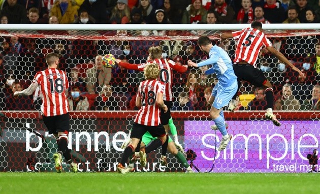Man City tạo khoảng cách 9 điểm với Liverpool - Bóng Đá