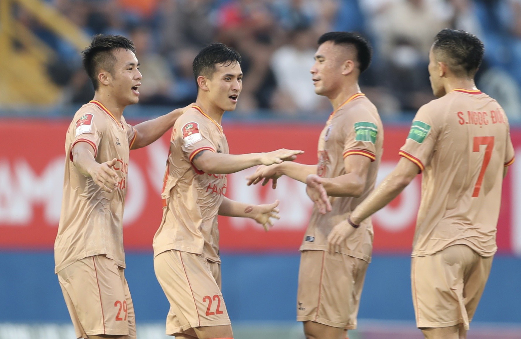 Nhận định CAHN vs SLNA: Cơ hội bứt phá - Bóng Đá