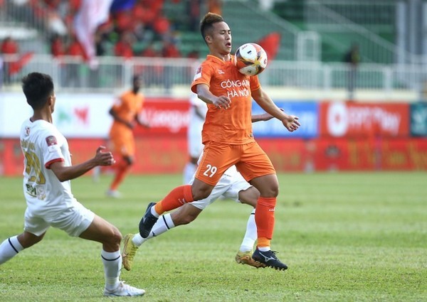 Kiatisuk thể hiện tài cầm quân, HAGL vẫn mất điểm đáng tiếc trước CAHN - Bóng Đá