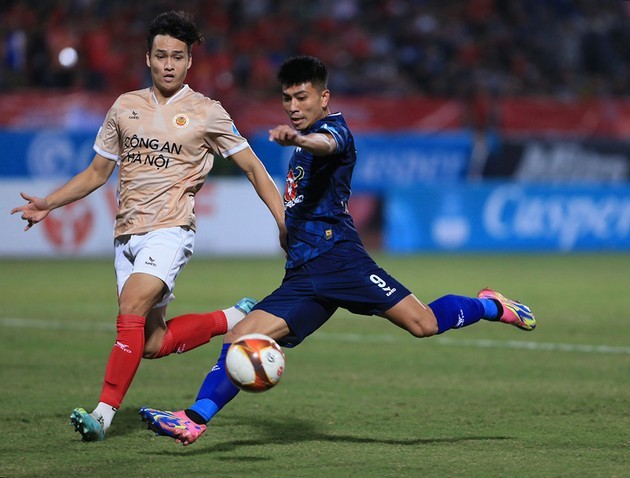 Sao HAGL chấn thương nặng; HLV Vũ Tiến Thành lên tiếng về chuyện nợ lương tại TP.HCM - Bóng Đá