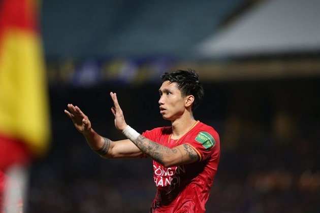 Văn Hậu xin lỗi vì hành động không đẹp; Trọng tài khiến Hà Nội thua CAHN? - Bóng Đá