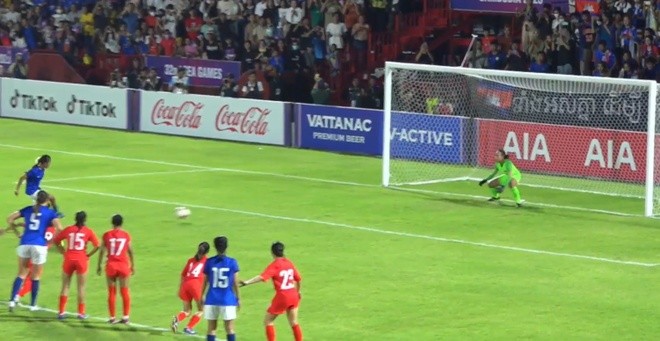 Bóng đá nữ Campuchia lần đầu vào bán kết SEA Games - Bóng Đá
