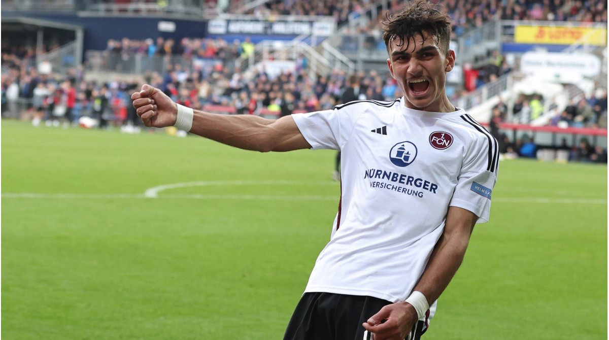 Bayern Munich could lose battle to Borussia Dortmund over Nürnberg sensation Can Uzun - Bóng Đá