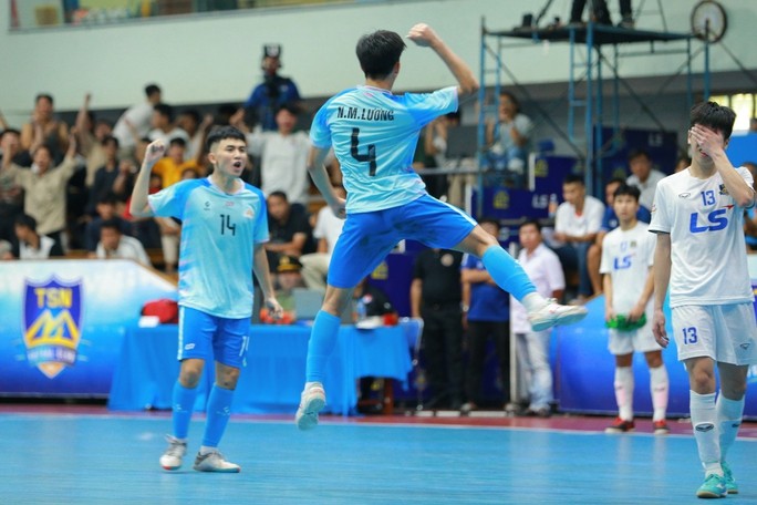 Cao Bằng cùng cựu HLV tuyển futsal Việt Nam vô địch giải U20 Quốc gia 2023 - Bóng Đá