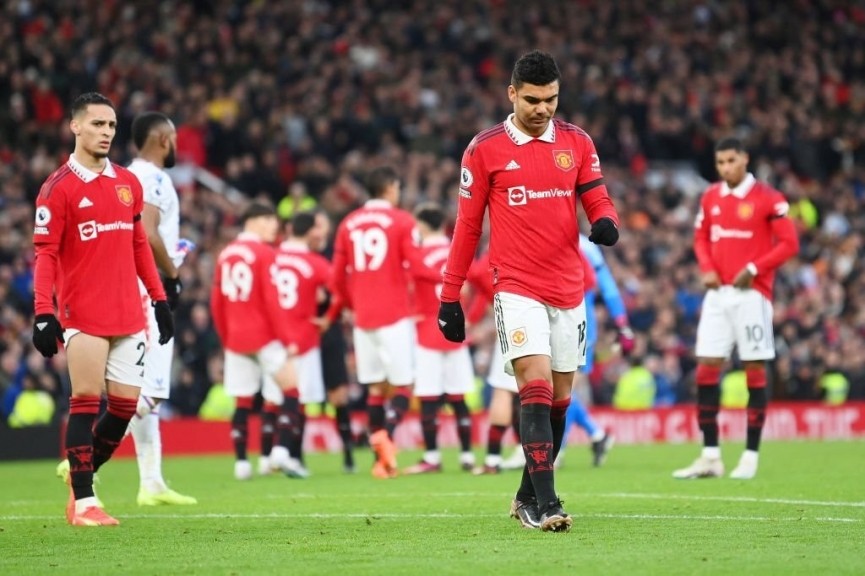 Casemiro lập cột mốc buồn - Bóng Đá