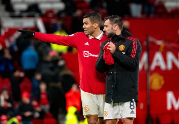 Gary Neville reveals what Casemiro ordered Bruno Fernandes to do - Bóng Đá