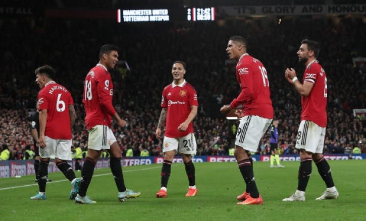 Owen Hargreaves believes Man Utd star Casemiro is undroppable after masterclass against Tottenham - Bóng Đá