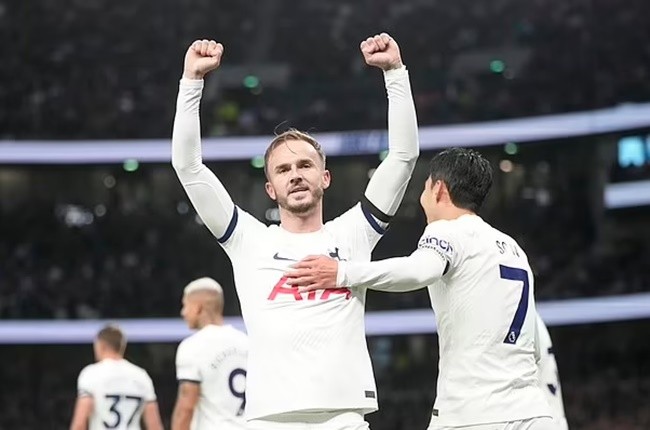 Jamie Carragher suggests James Maddison could be 'the most influential player - Bóng Đá