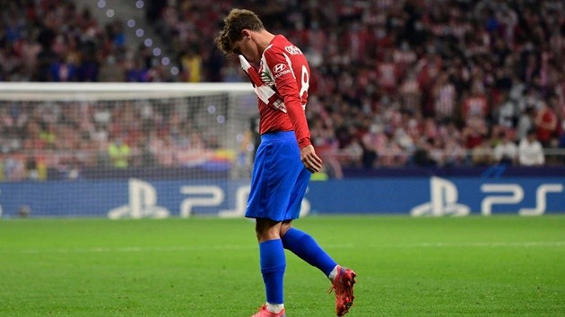 Griezmann makes unwanted Champions League history with red card in Atletico-Liverpool clash - Bóng Đá