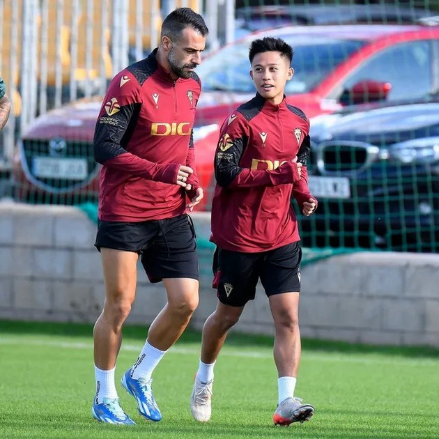 Vĩnh Nguyên sánh bước cùng cựu sao Man City; 'Việt Nam khó lấy điểm trước Philipines' - Bóng Đá