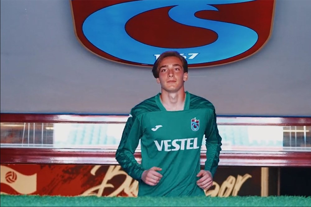 Real Madrid 'eye Turkish goalkeeper as Thibaut Courtois successor' - Bóng Đá