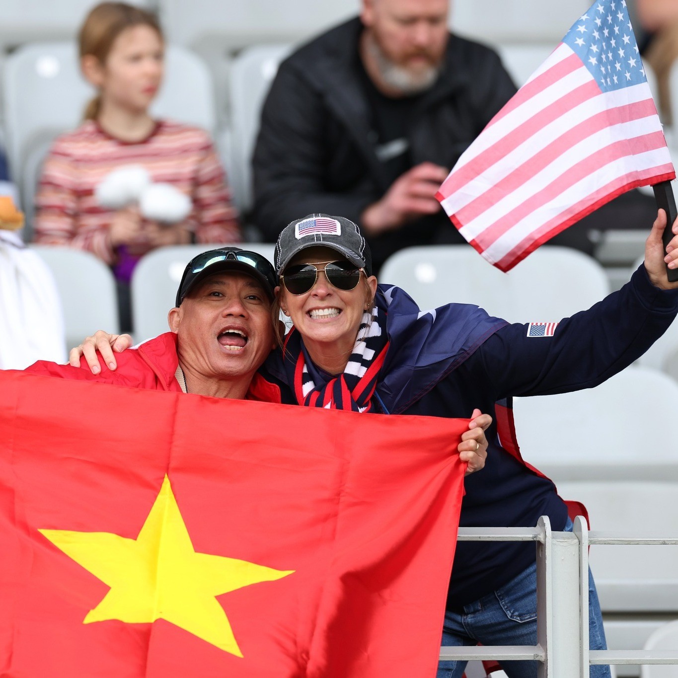 Báo chí quốc tế: CĐV Việt Nam nổi bật khán đài World Cup nữ 2023 - Bóng Đá