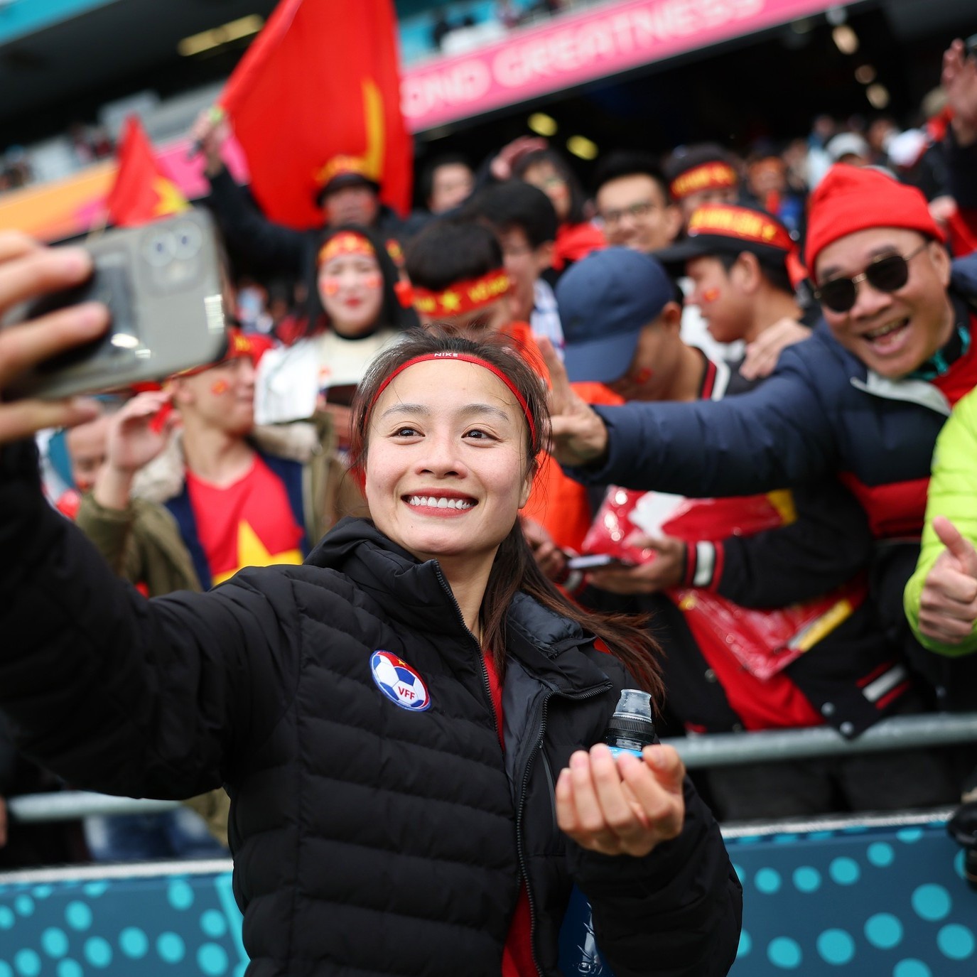Báo chí quốc tế: CĐV Việt Nam nổi bật khán đài World Cup nữ 2023 - Bóng Đá