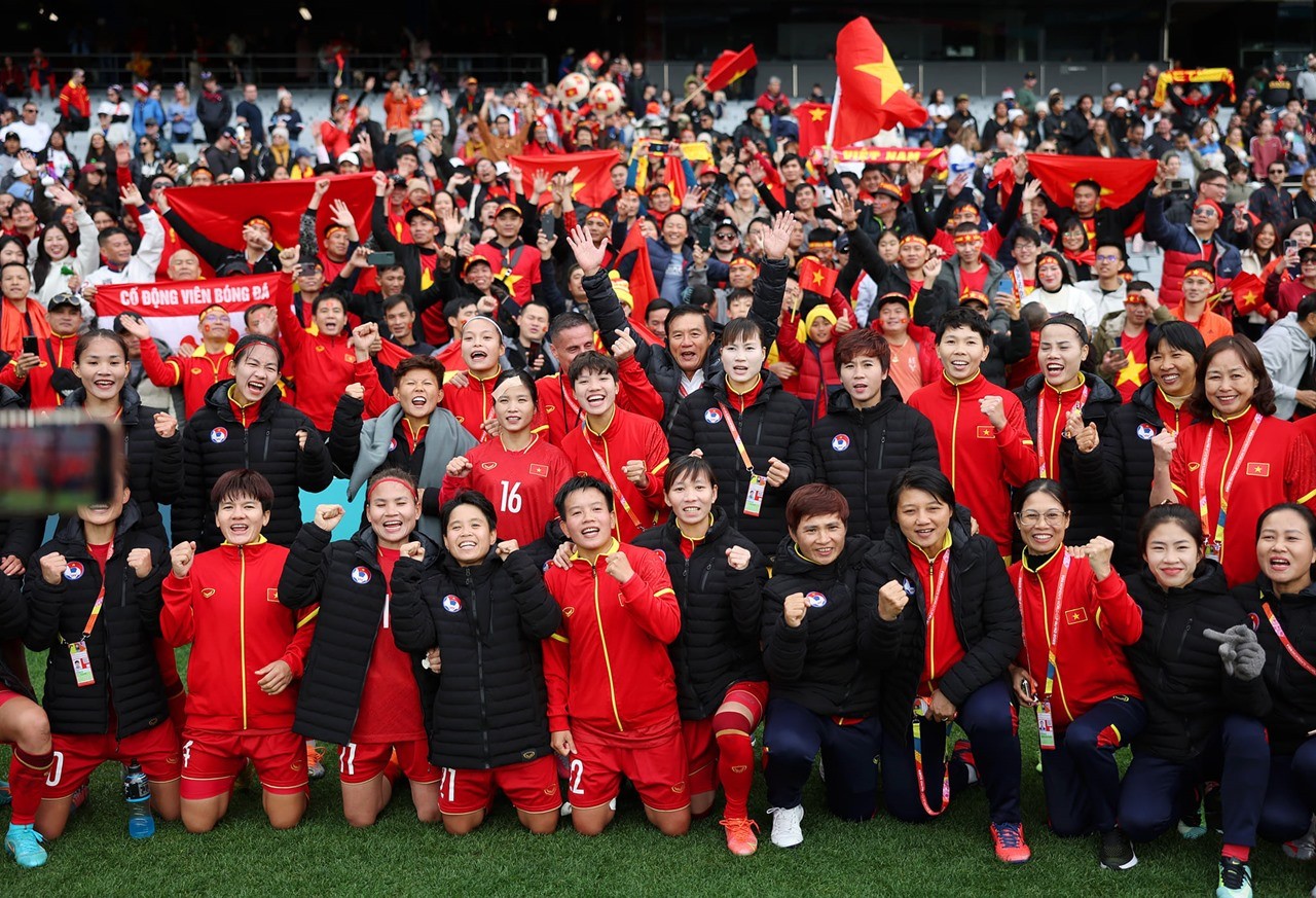Báo chí quốc tế: CĐV Việt Nam nổi bật khán đài World Cup nữ 2023 - Bóng Đá
