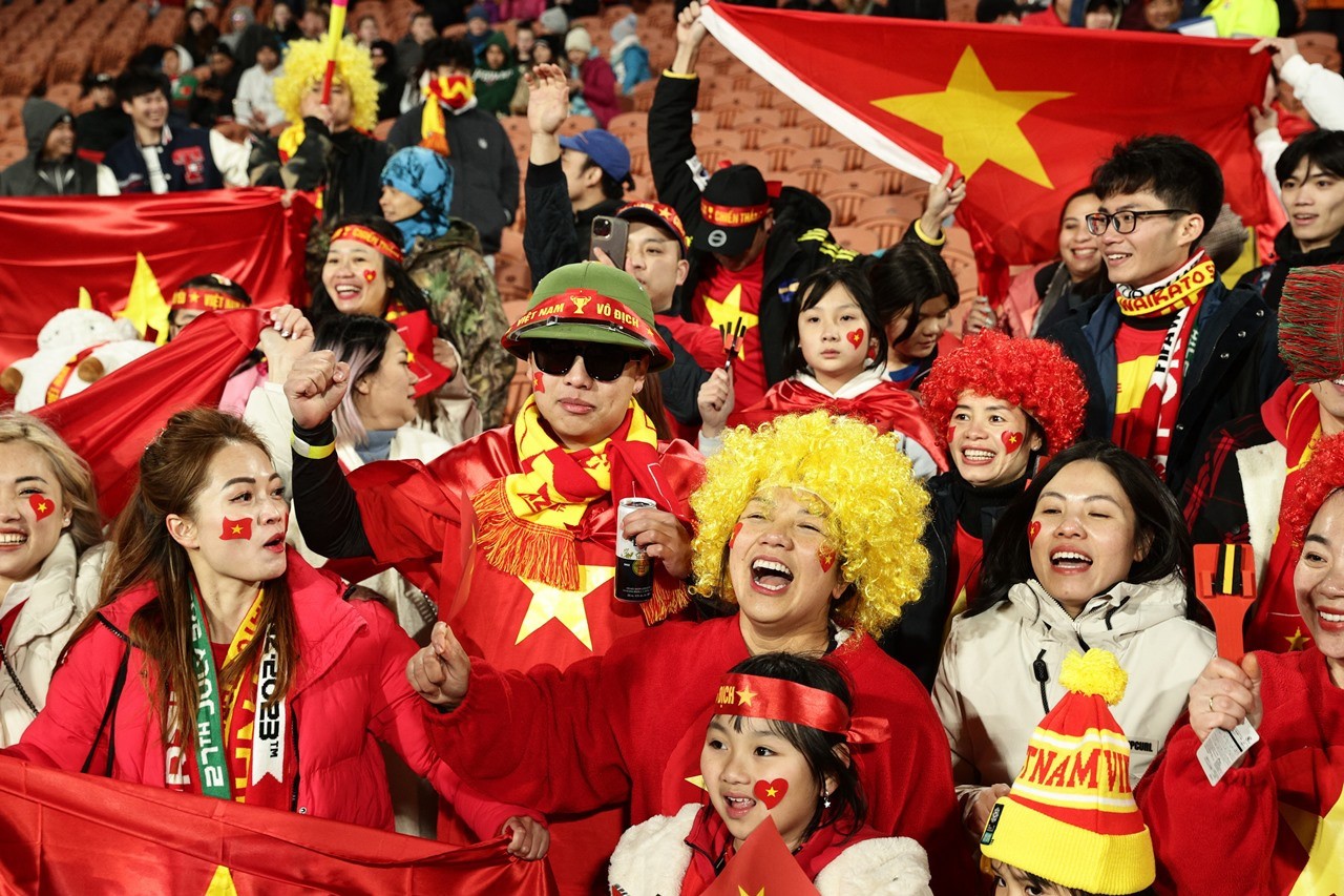 Báo chí quốc tế: CĐV Việt Nam nổi bật khán đài World Cup nữ 2023 - Bóng Đá