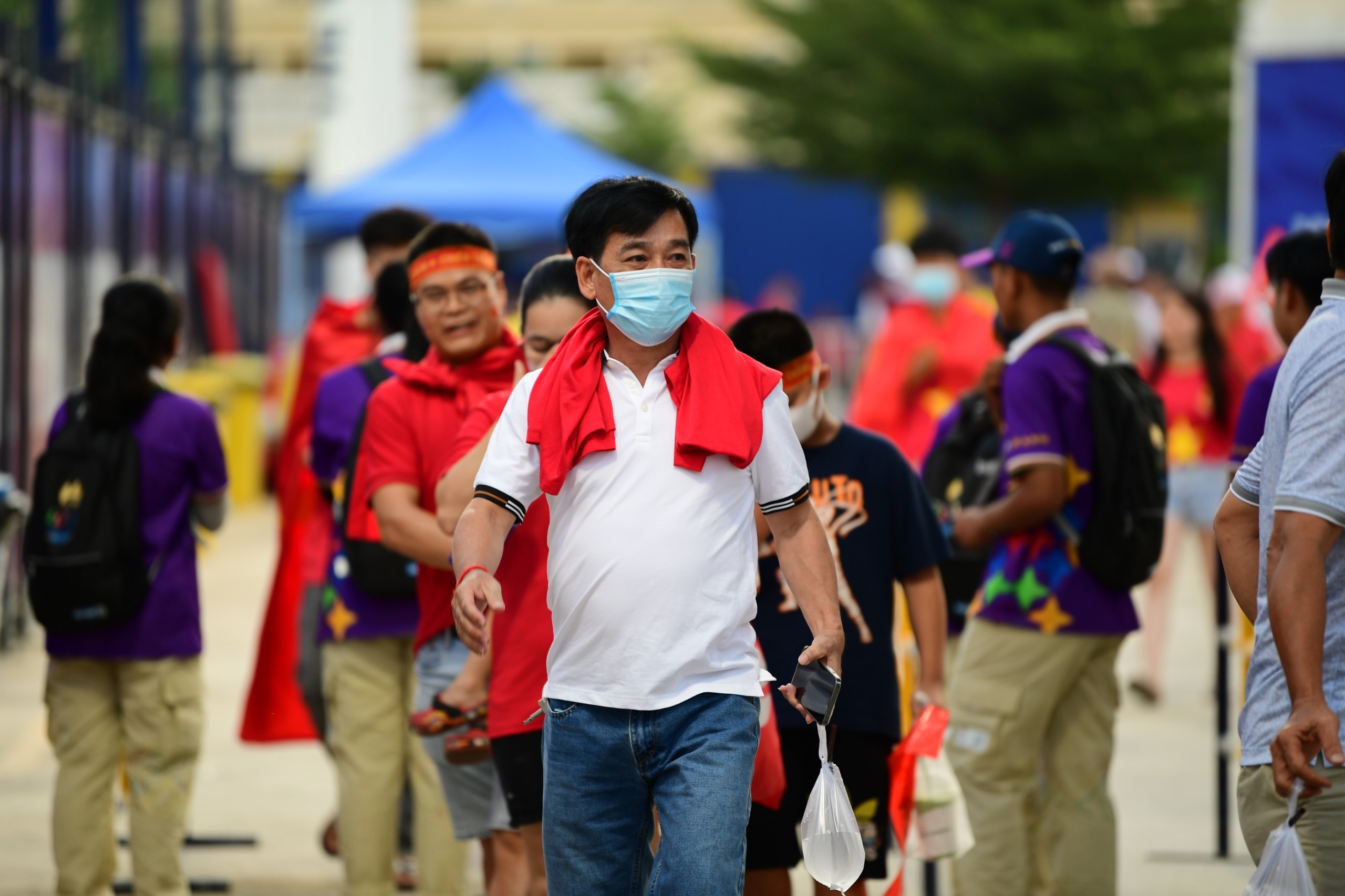 CĐV Việt Nam 'đại náo' sân Prince trong trận mở màn SEA Games - Bóng Đá