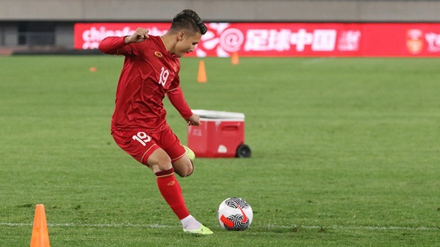 Rõ khả năng ra sân của Quang Hải trận Hàn Quốc; CĐV ĐNÁ gọi tên thầy Park - Bóng Đá