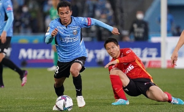 Văn Toàn đá chính tại K-League 2; 