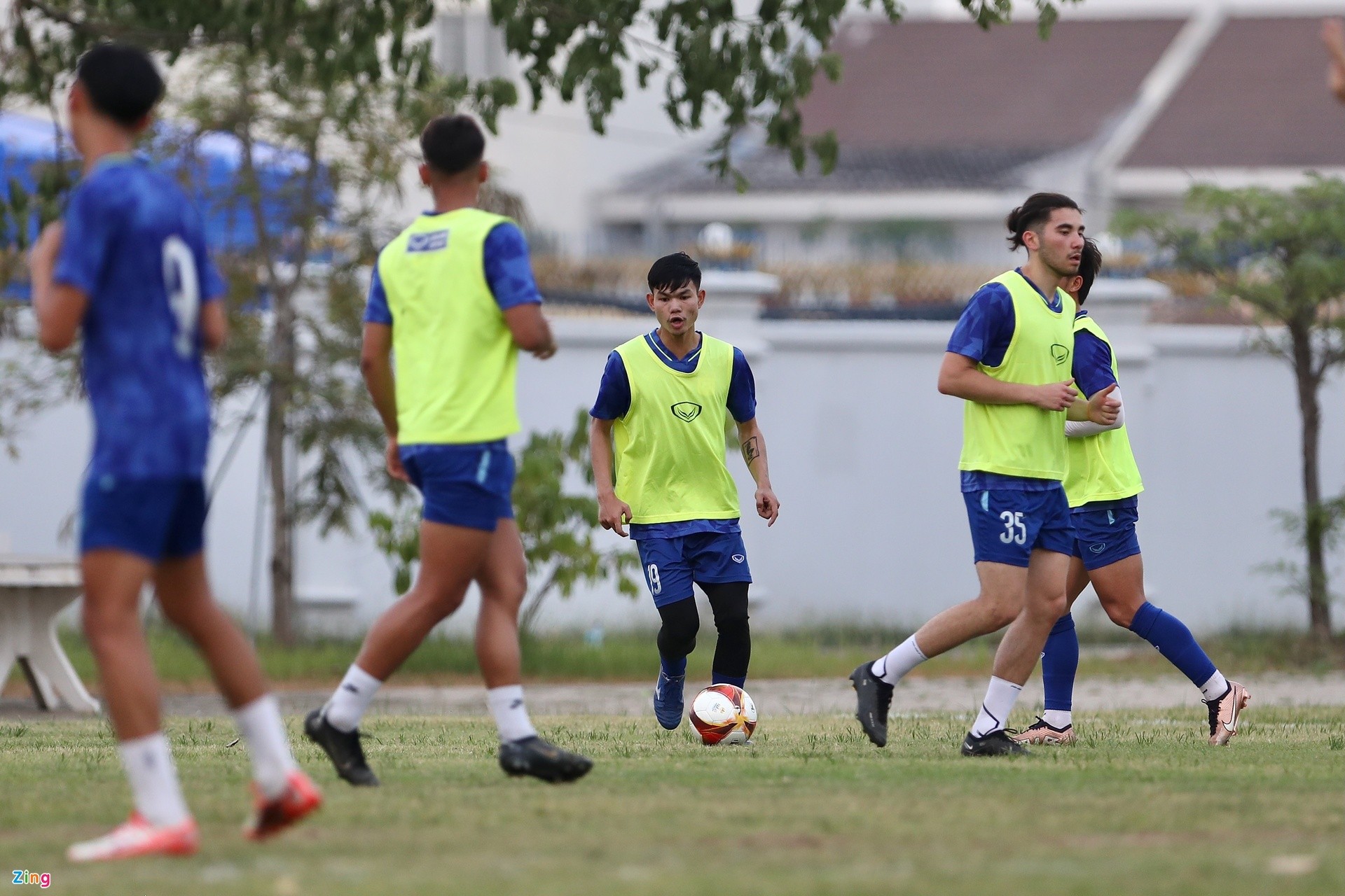 Hai cầu thủ gốc Việt của U22 Lào tại SEA Games 32 - Bóng Đá