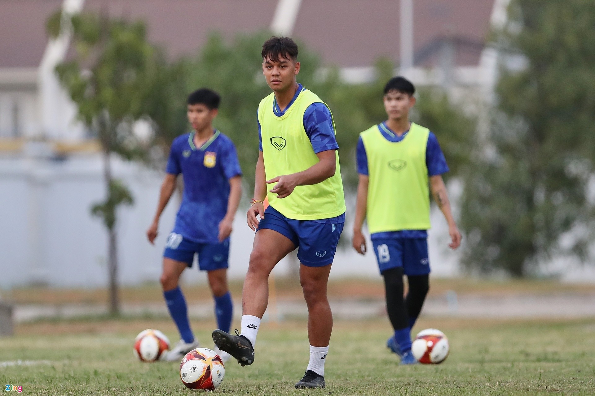 Hai cầu thủ gốc Việt của U22 Lào tại SEA Games 32 - Bóng Đá