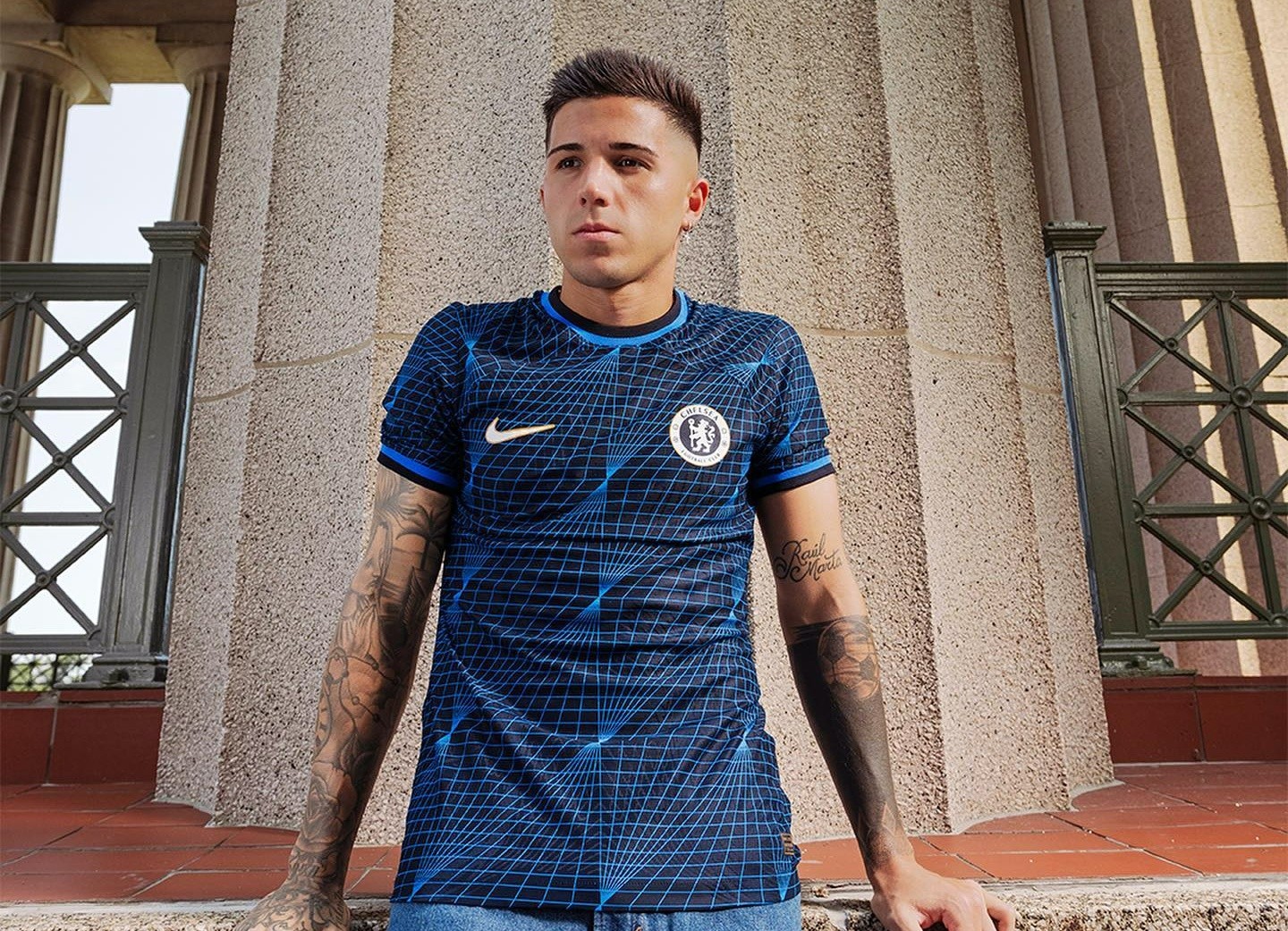 Chelsea công bố áo đấu mới cực chất nhưng lạ lắm - Bóng Đá