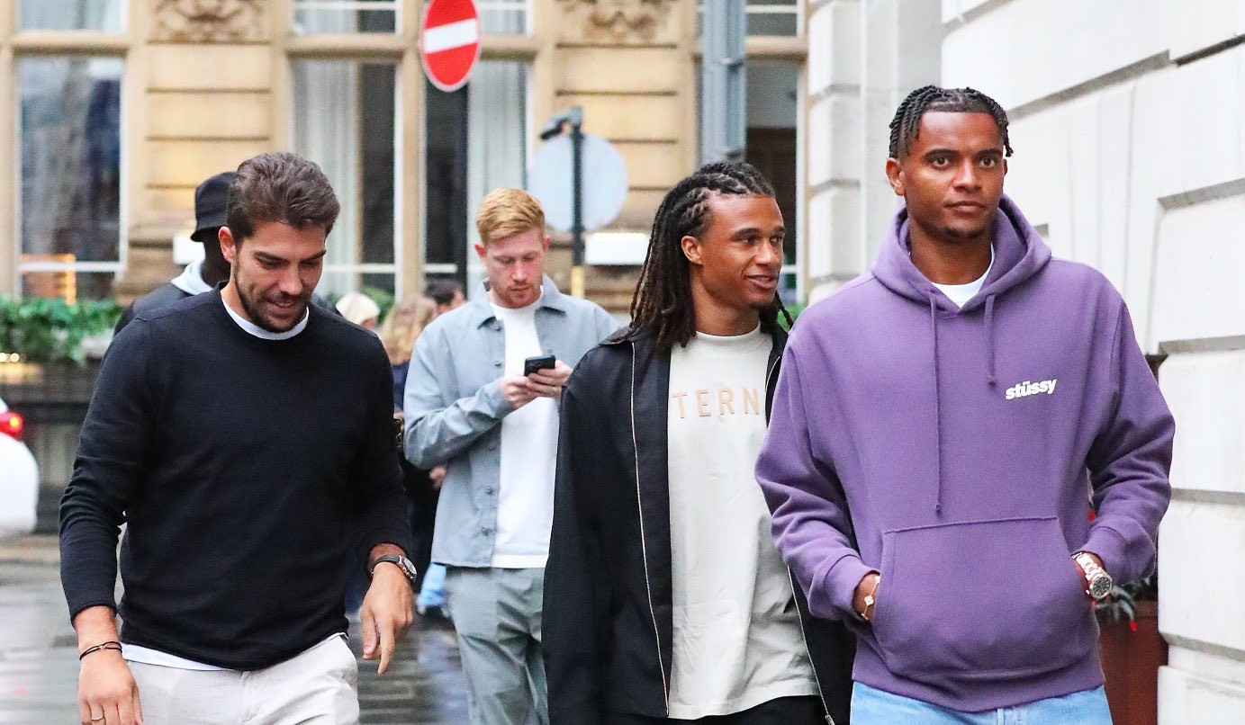 Dàn sao Man City kéo nhau đi ăn trước khi bầu đội trưởng mới - Bóng Đá