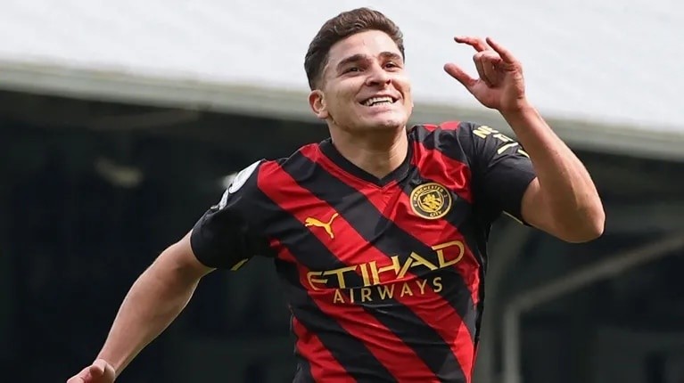 Những trận đấu quyết định giúp Man City vô địch nước Anh mùa này - Bóng Đá