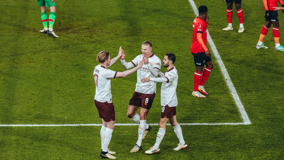 Nhìn Man City tập luyện thế này, Man United càng thêm lo - Bóng Đá