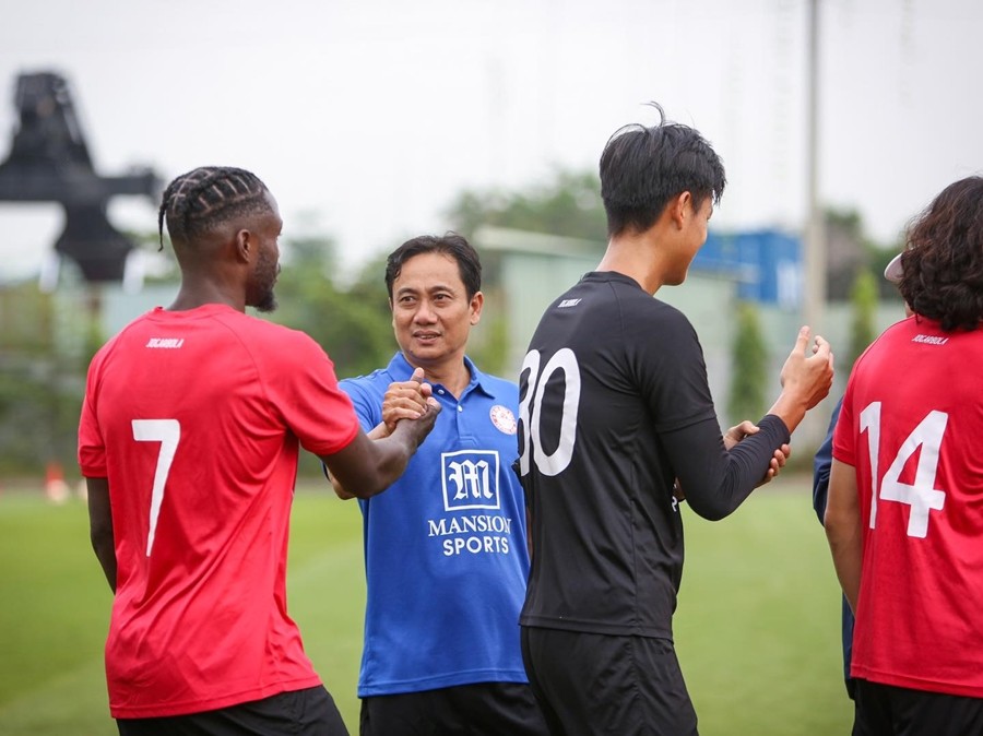 HLV Vũ Tiến Thành nói rõ lý do chia tay CLB TP.HCM - Bóng Đá