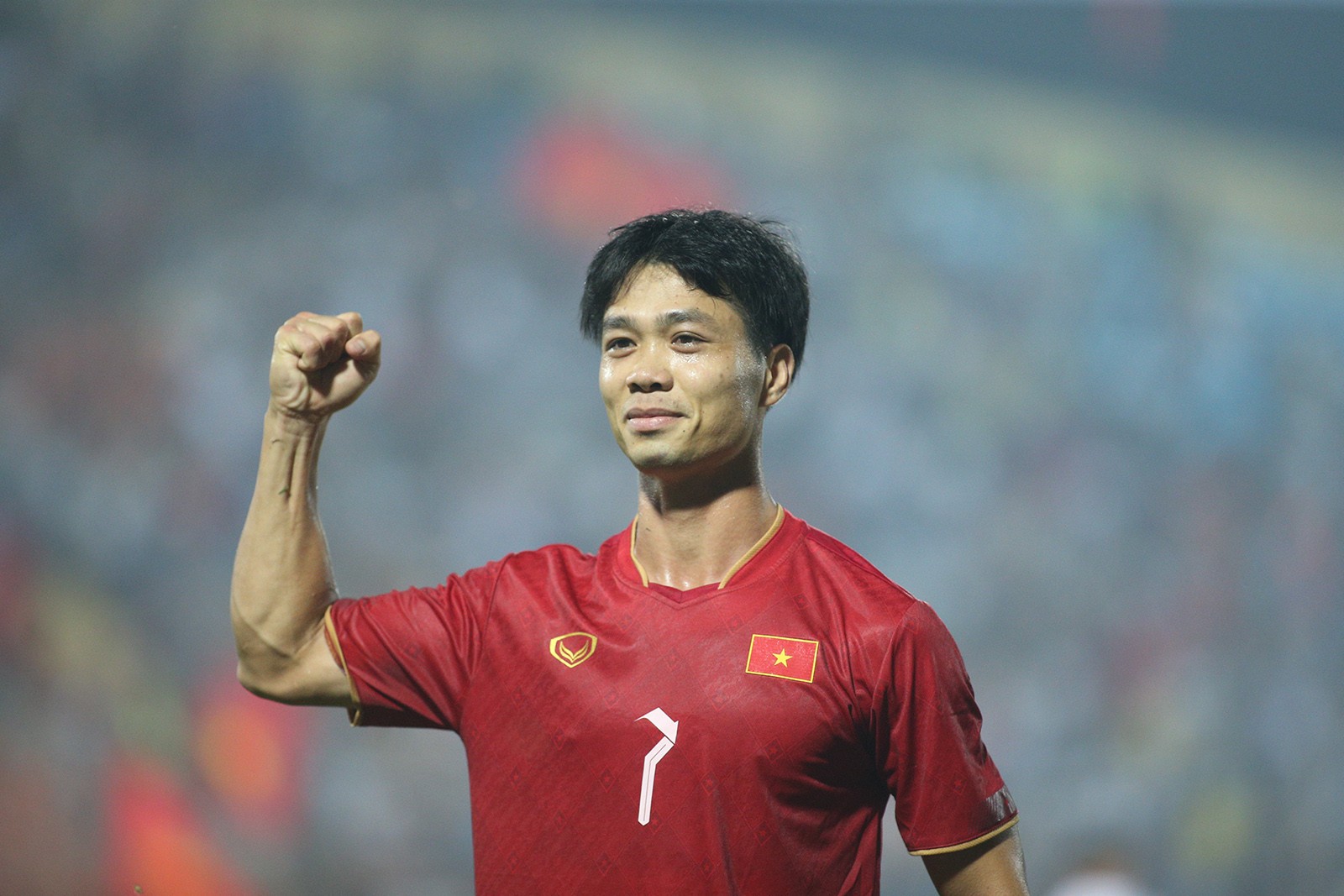 HLV Troussier cảnh báo, Công Phượng và Văn Toàn tìm lối thoát - Bóng Đá