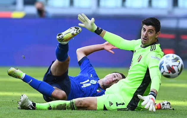 Rafael van der Vaart takes aim at Thibaut Courtois's 'silly' criticism of football's busy calendar - Bóng Đá