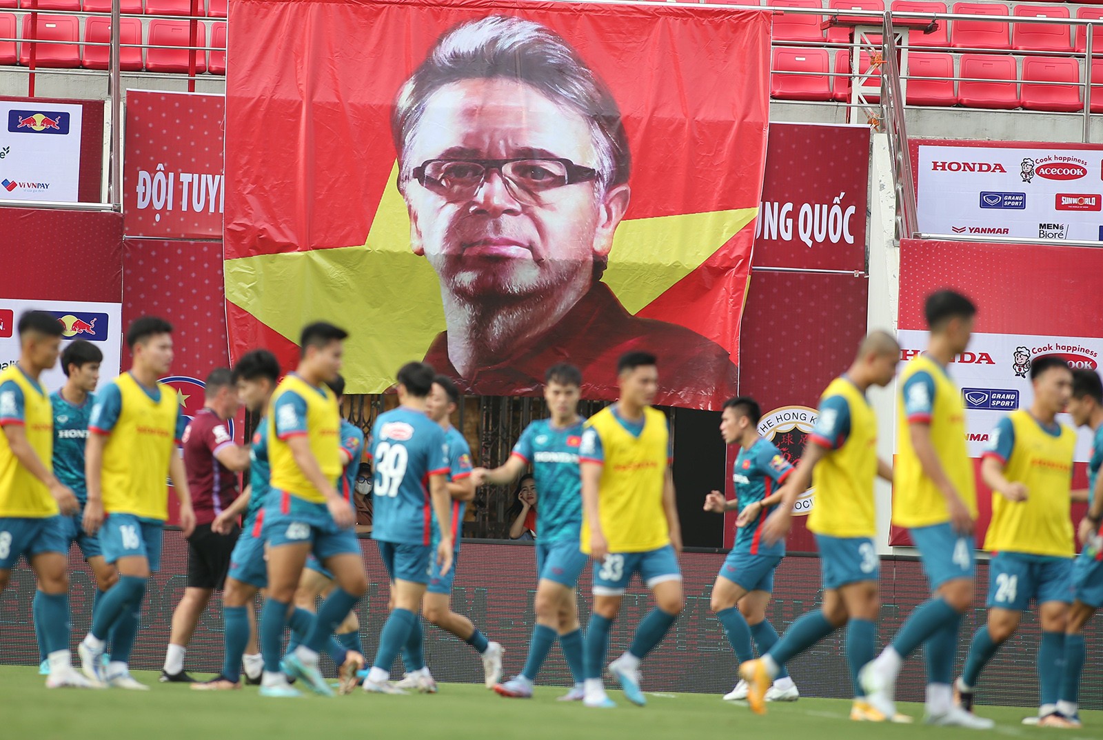 Công Phượng, Văn Toàn chạy đua thời gian đấu Hong Kong - Bóng Đá