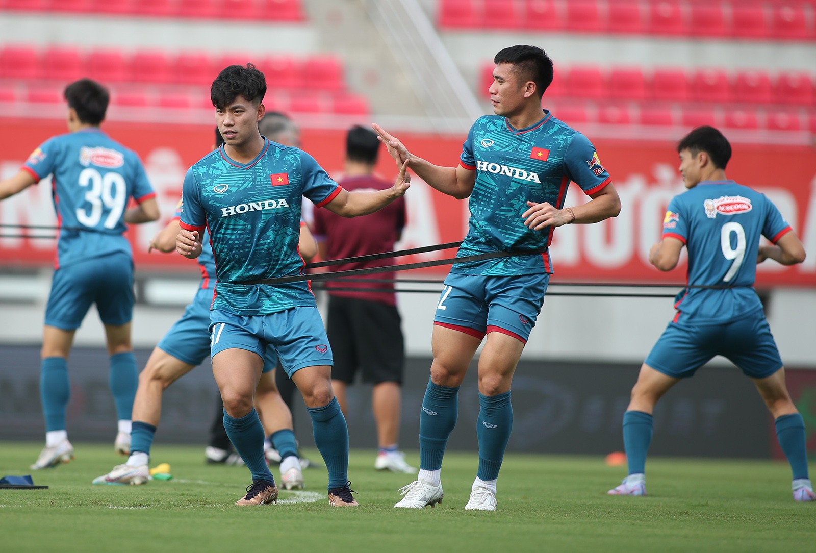 Công Phượng, Văn Toàn chạy đua thời gian đấu Hong Kong - Bóng Đá