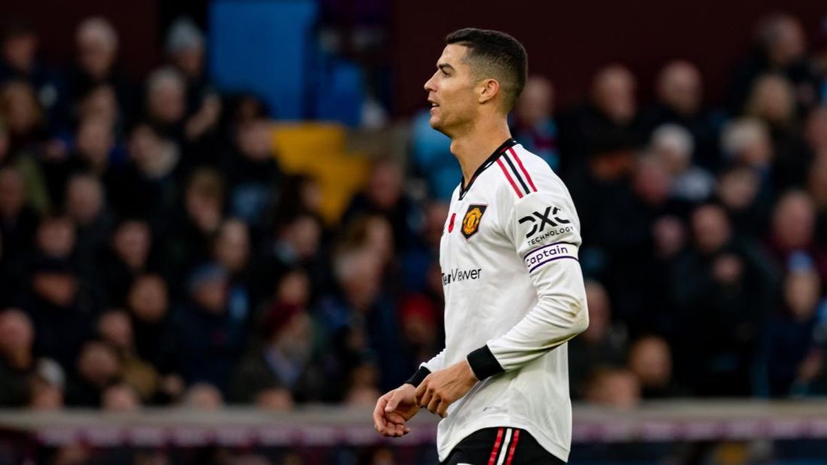 Vì sao Ten Hag loại Ronaldo khỏi đội hình đấu Villa? - Bóng Đá
