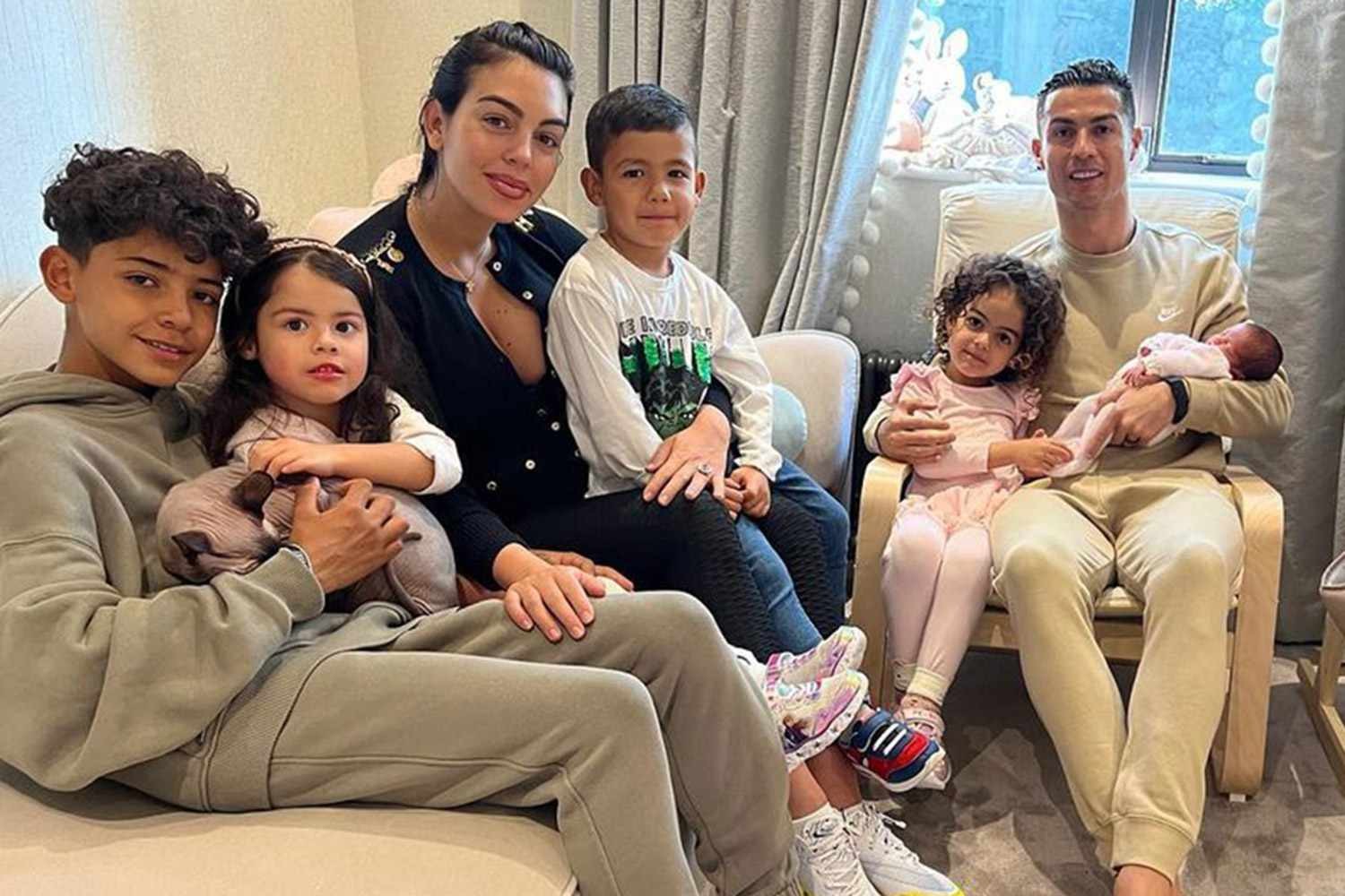 Không phải QBV, đây mới là điều quan trọng nhất với Ronaldo - Bóng Đá