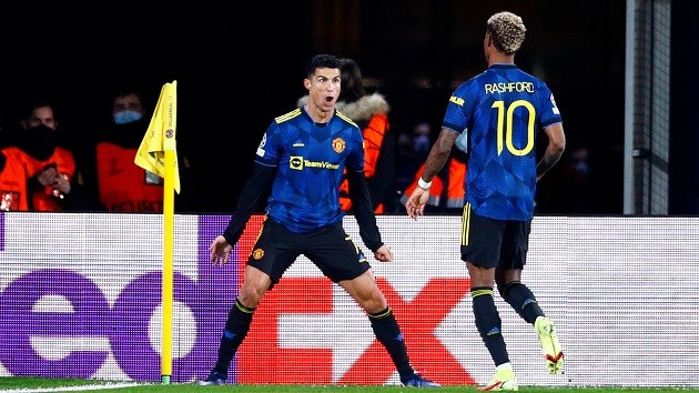 Donny van de Beek's touching moment with Jadon Sancho at full-time - Bóng Đá