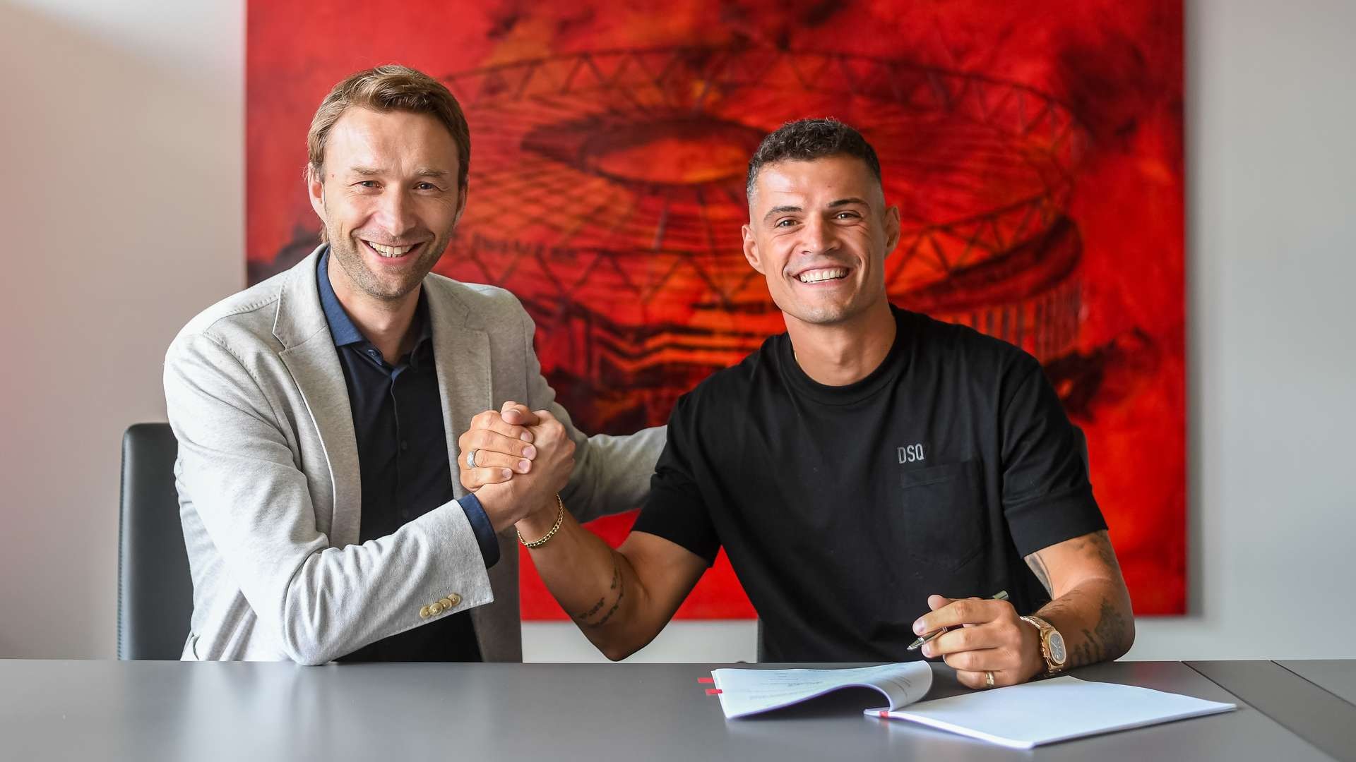 Official: Xhaka - Bóng Đá