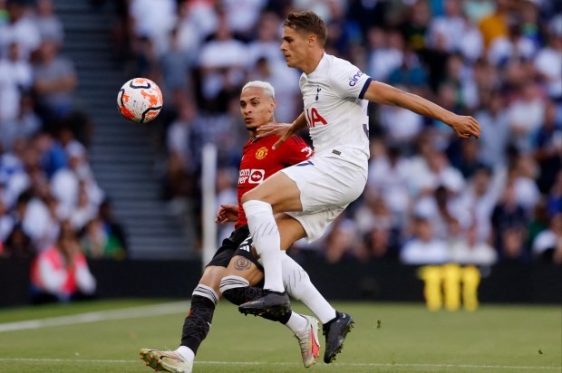 Sao không có penalty cho Man Utd? - Bóng Đá
