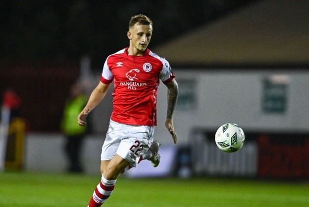 Sheffield United beat Manchester United and Chelsea to the signing of Sam Curtis - Bóng Đá