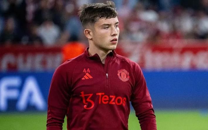 Preston boss opens up on loan interest in Manchester United midfielder Dan Gore - Bóng Đá