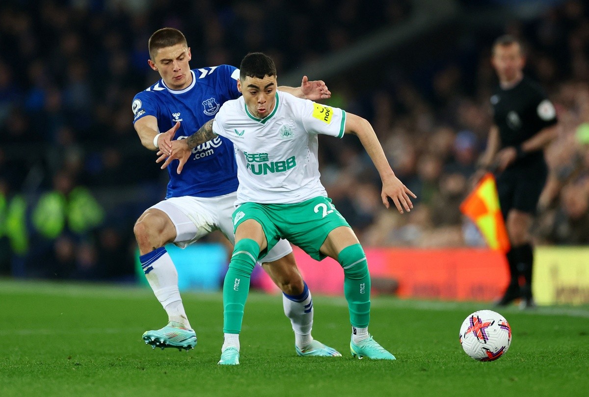 Dàn trụ cột giúp Newcastle tranh vé dự Champions League - Bóng Đá