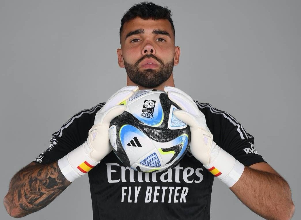 Official: Raya - Bóng Đá