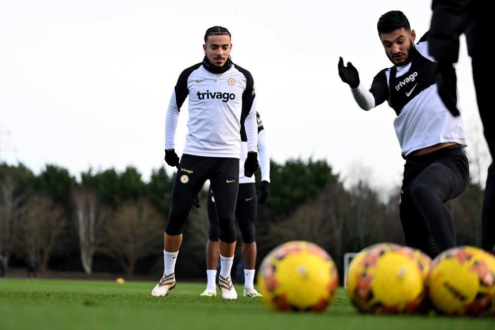 Viện binh cực chất xuất hiện trên sân tập Chelsea  - Bóng Đá