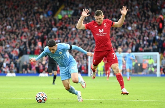 Foden is furious and so is Pep Guardiola on the touch line!  - Bóng Đá