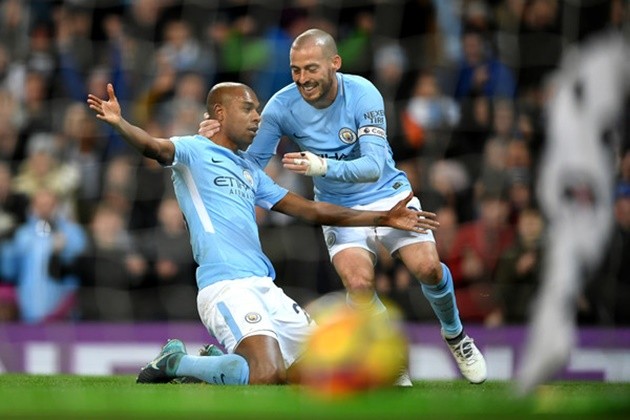 Mahrez accidentally reveals Fernandinho will be leaving Manchester City at season's end - Bóng Đá