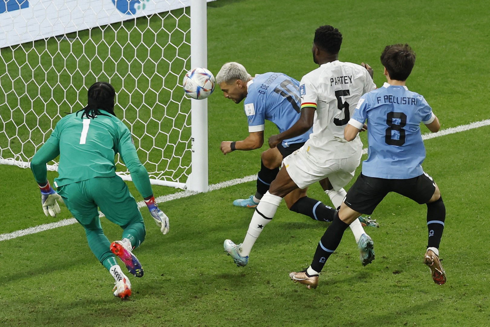 3 cú sốc xảy ra liên tiếp tại World Cup 2022 - Bóng Đá