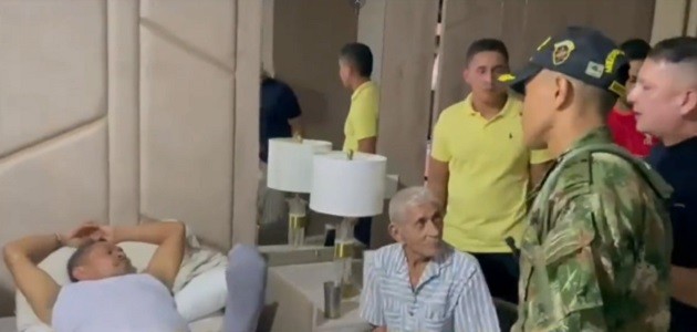 Moment dad of Liverpool star Luis Diaz reunites with family & friends 12 DAYS after he was kidnapped by ELN guerillas - Bóng Đá